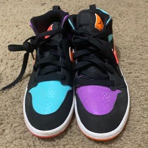 Jordan 1 mid